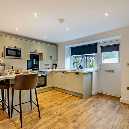 The Coach House - Steel Holiday home *